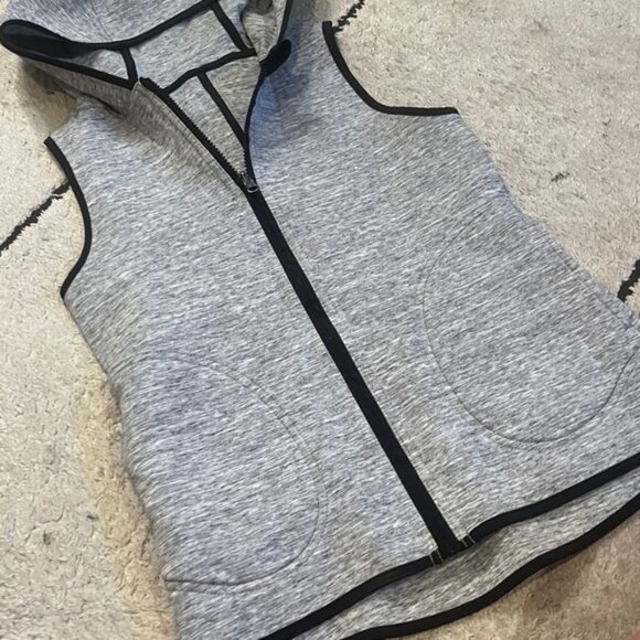 lululemon insculpt heather grey Gray Athletic Vest with Black Trim 4 - Picture 3 of 7